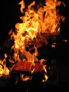 1024px-Book_burning